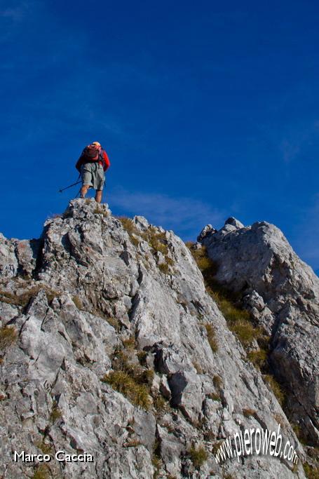 18_In piedi sulle rocce.JPG